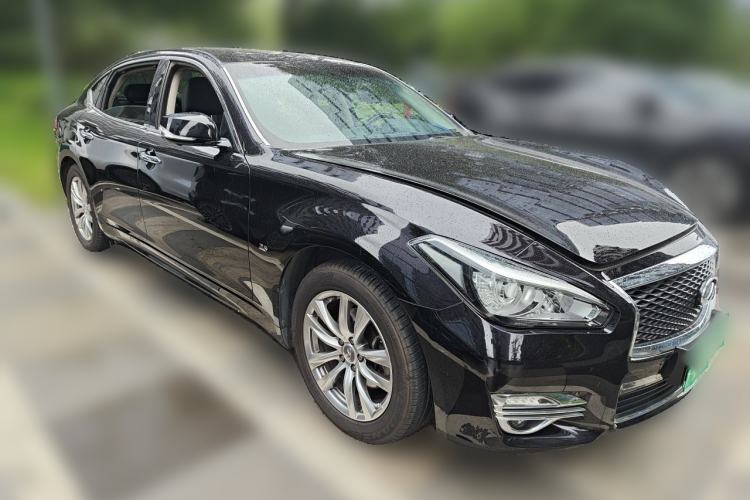 Used Infiniti Q70 2017 Q70L 2.5L Elite Edition Front Right 45 Deg