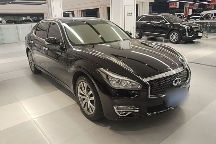 Used Infiniti Q70 2017 Q70L 2.5L Elite Edition Front Right 45 Deg