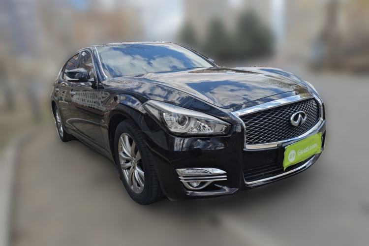 Used Infiniti Q70 2017 Q70L 2.5L Elite Edition Front Right 45 Deg
