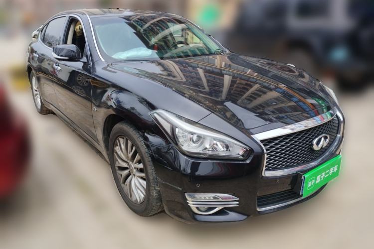 Used Infiniti Q70 2017 Q70L 2.5L Enjoyment Edition Front Right 45 Deg