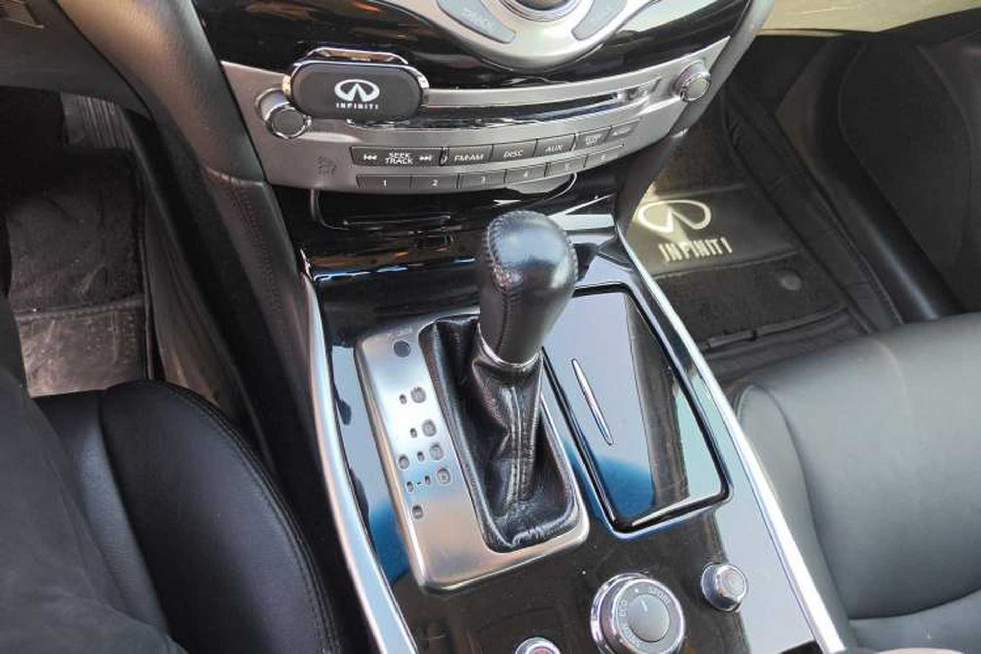Used Infiniti Q70 2017 Q70L 2.5L Elite Edition Gear Lever