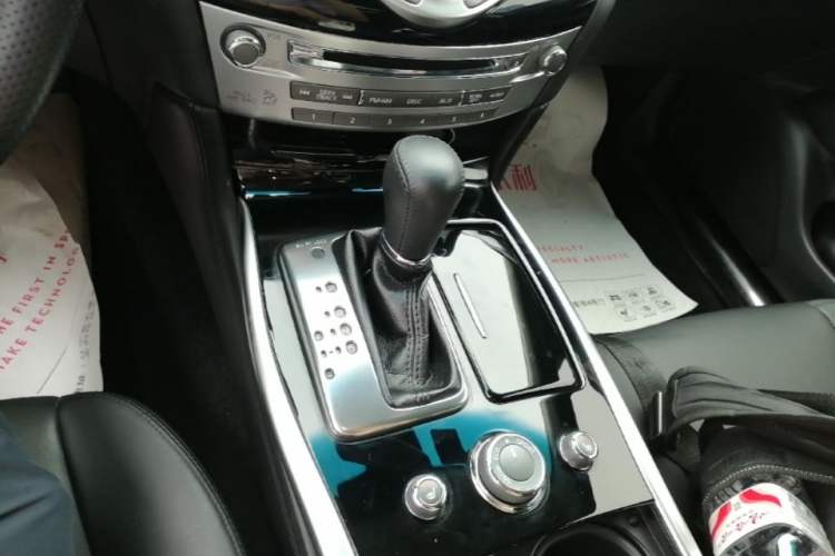Used Infiniti Q70 2017 Q70L 2.5L Elite Edition Gear Lever