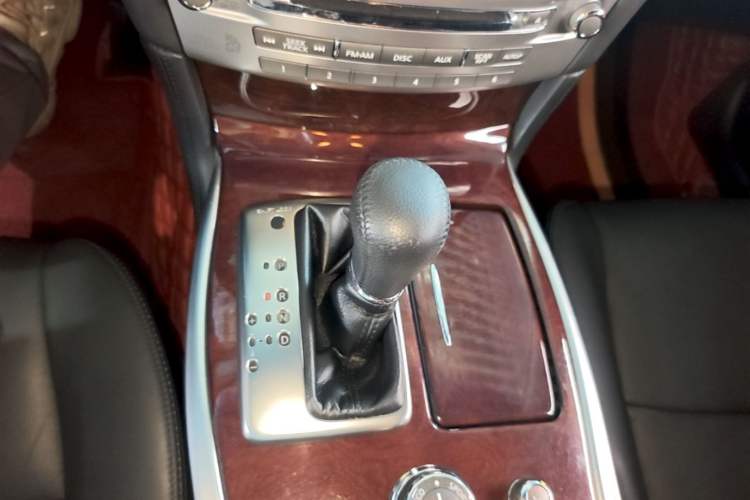 Used Infiniti Q70 2017 Q70L 2.5L Enjoyment Edition Gear Lever
