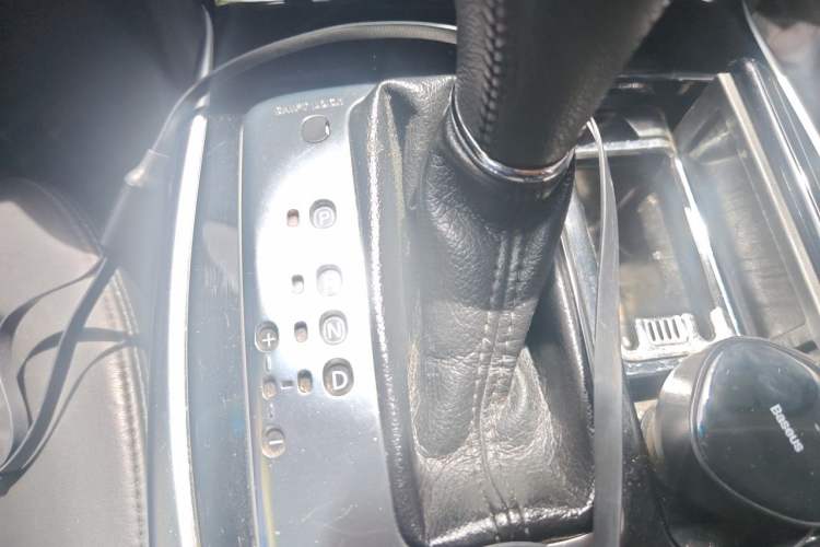 Used Infiniti Q70 2017 Q70L 2.5L Elite Edition Gear Lever