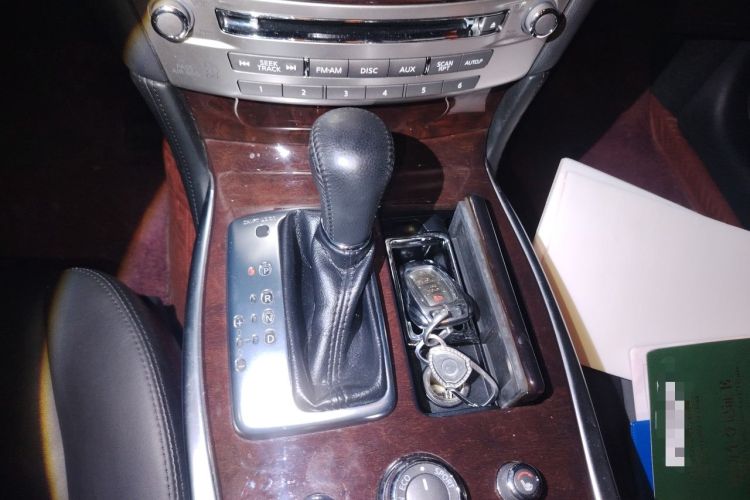 Used Infiniti Q70 2017 Q70L 2.5L Enjoyment Edition Gear Lever