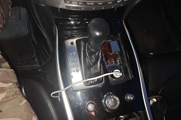 Used Infiniti Q70 2017 Q70L 2.5L Elite Edition Gear Lever