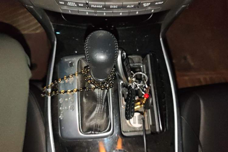 Used Infiniti Q70 2017 Q70L 2.5L Elite Edition Gear Lever