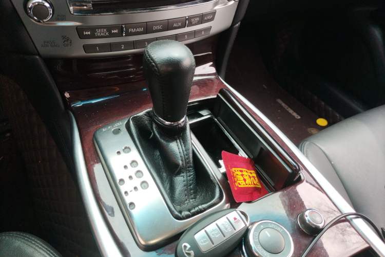 Used Infiniti Q70 2017 Q70L 2.5L Enjoyment Edition Gear Lever