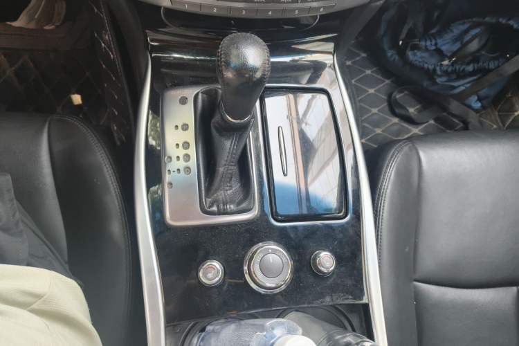 Used Infiniti Q70 2017 Q70L 2.5L Elite Edition Gear Lever