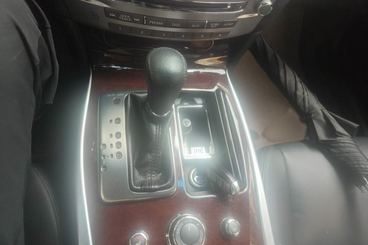 Used Infiniti Q70 2017 Q70L 2.5L Enjoyment Edition Gear Lever