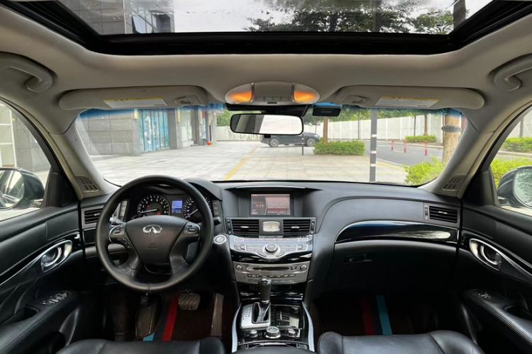 Used Infiniti Q70 2017 Q70L 2.5L Elite Edition Interior 1