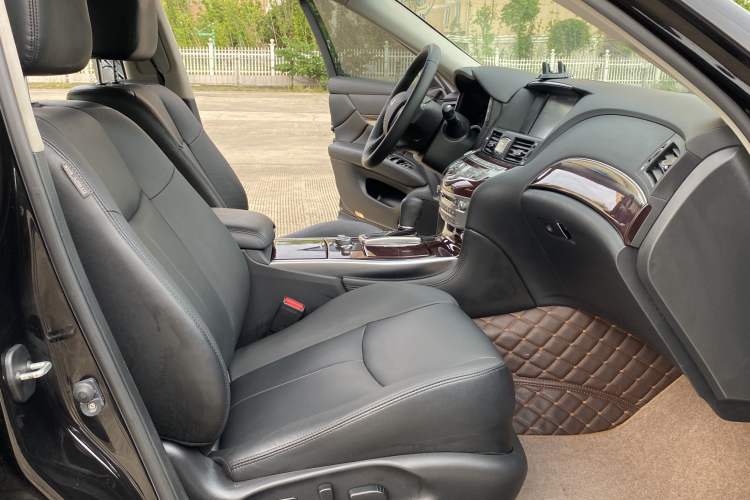 Used Infiniti Q70 2017 Q70L 2.5L Enjoyment Edition Interior 1