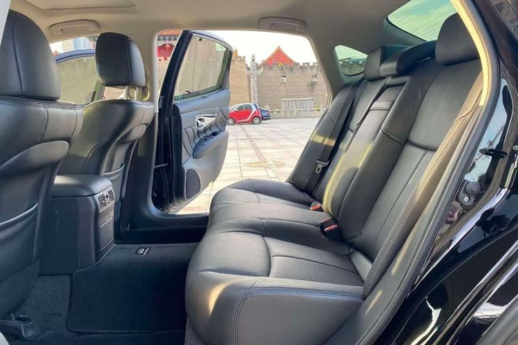 Used Infiniti Q70 2017 Q70L 2.5L Elite Edition Interior 2