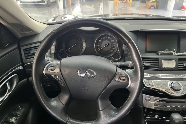 Used Infiniti Q70 2017 Q70L 2.5L Elite Edition Interior 2