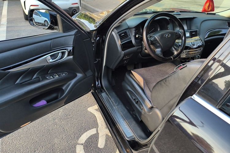 Used Infiniti Q70 2017 Q70L 2.5L Enjoyment Edition Interior 3