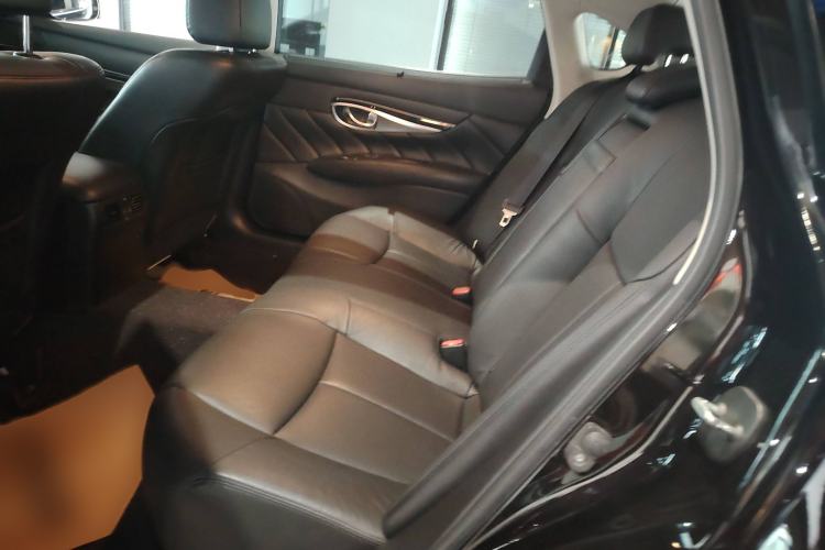 Used Infiniti Q70 2017 Q70L 2.5L Elite Edition Interior 4