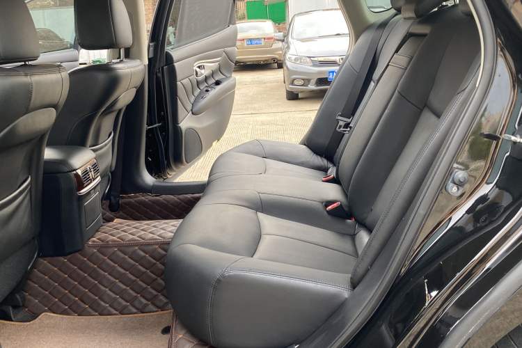 Used Infiniti Q70 2017 Q70L 2.5L Enjoyment Edition Interior 5
