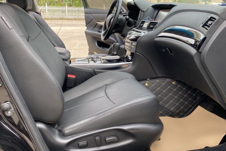 Used Infiniti Q70 2017 Q70L 2.5L Elite Edition Interior 6