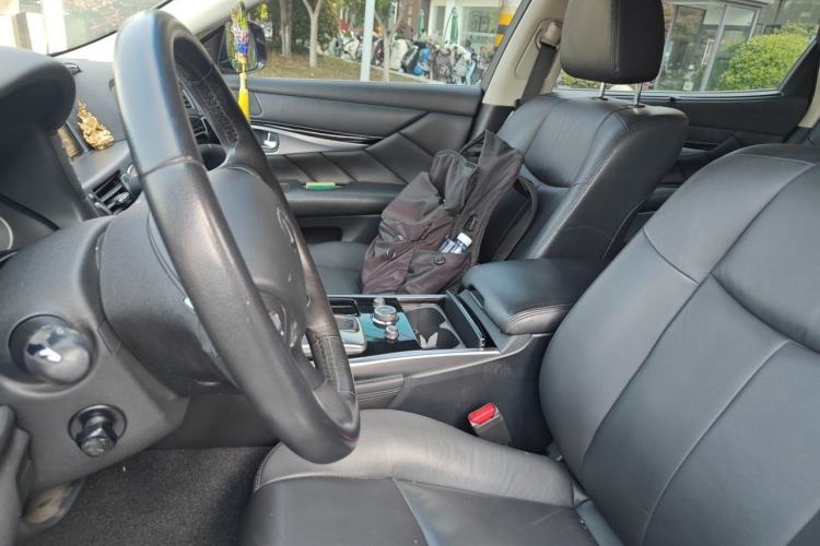 Used Infiniti Q70 2017 Q70L 2.5L Elite Edition Left Front Seat