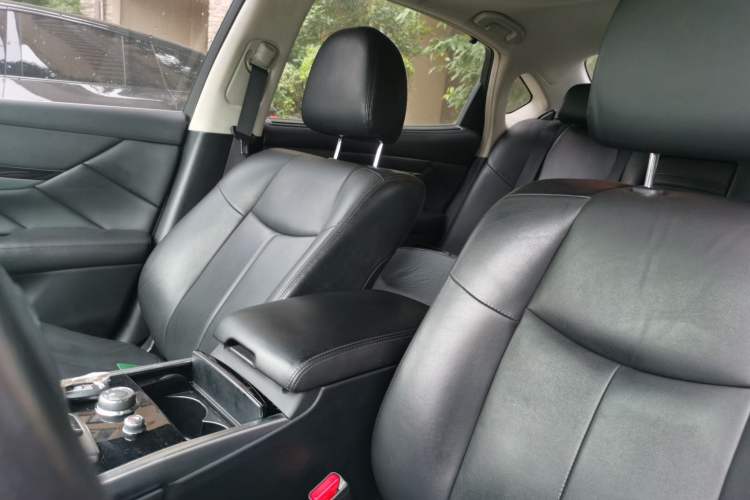 Used Infiniti Q70 2017 Q70L 2.5L Elite Edition Left Front Seat