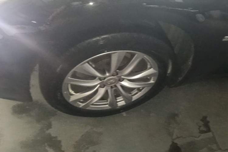 Used Infiniti Q70 2017 Q70L 2.5L Elite Edition Left Front Wheel Hub
