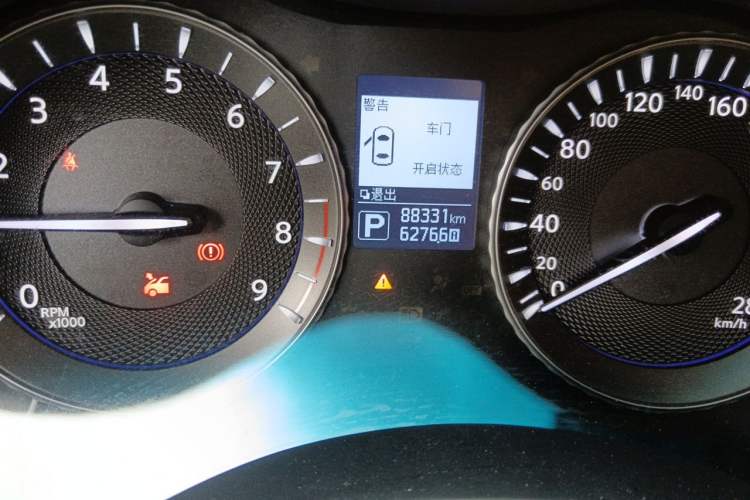 Used Infiniti Q70 2017 Q70L 2.5L Elite Edition Odometer Close Up