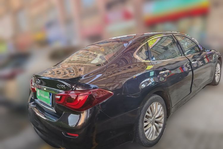 Used Infiniti Q70 2017 Q70L 2.5L Enjoyment Edition Rear Right 45 Deg