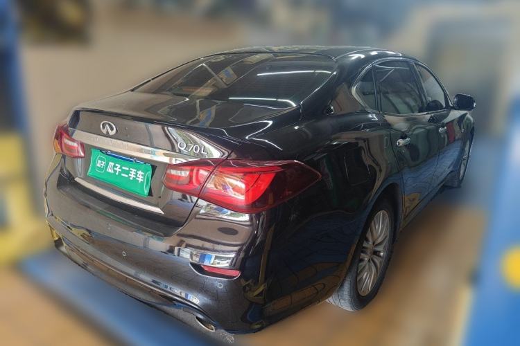 Used Infiniti Q70 2017 Q70L 2.5L Enjoyment Edition Rear Right 45 Deg