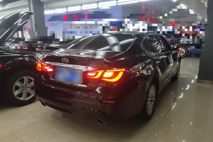 Used Infiniti Q70 2017 Q70L 2.5L Enjoyment Edition Rear Right 45 Deg