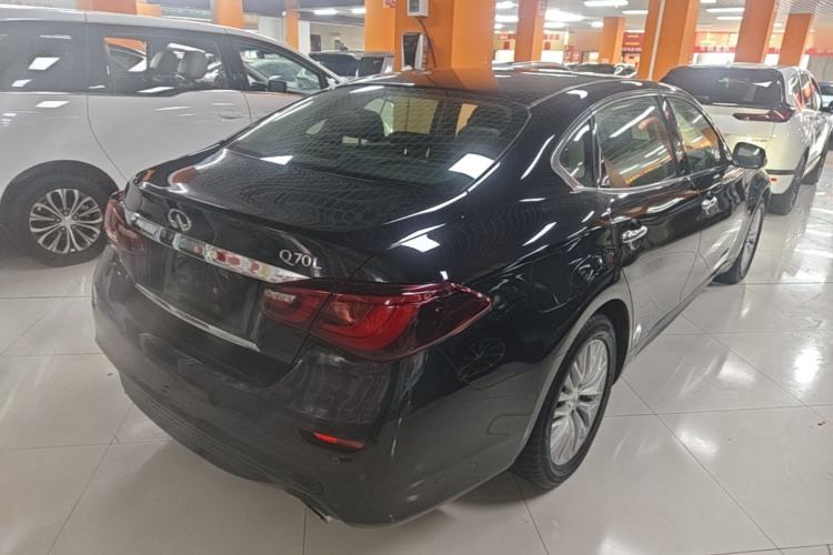 Used Infiniti Q70 2017 Q70L 2.5L Enjoyment Edition Rear Right 45 Deg