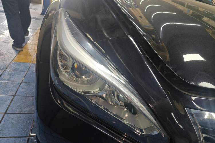 Used Infiniti Q70 2017 Q70L 2.5L Enjoyment Edition Right Front Headlight