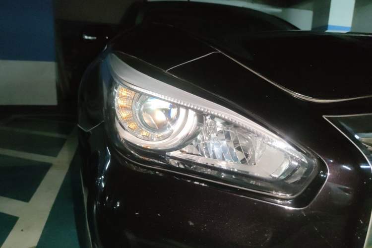 Used Infiniti Q70 2017 Q70L 2.5L Elite Edition Right Front Headlight