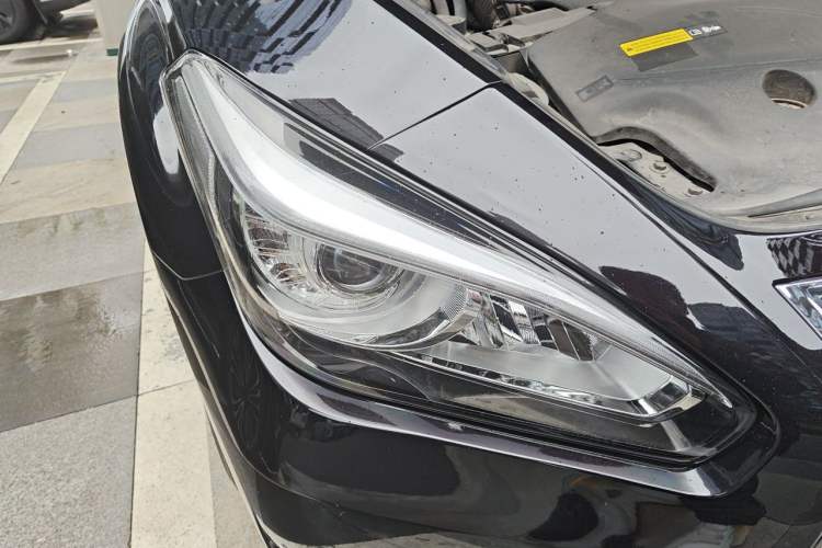 Used Infiniti Q70 2017 Q70L 2.5L Elite Edition Right Front Headlight