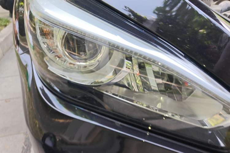 Used Infiniti Q70 2017 Q70L 2.5L Elite Edition Right Front Headlight