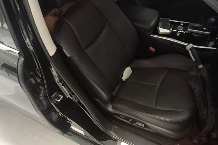 Used Infiniti Q70 2017 Q70L 2.5L Elite Edition Right Front Seat