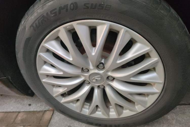 Used Infiniti Q70 2017 Q70L 2.5L Enjoyment Edition Right Front Wheel Hub