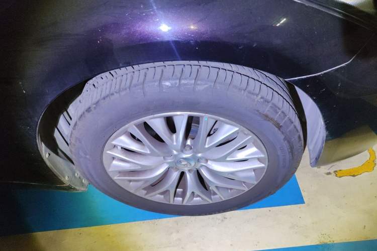 Used Infiniti Q70 2017 Q70L 2.5L Enjoyment Edition Right Front Wheel Hub