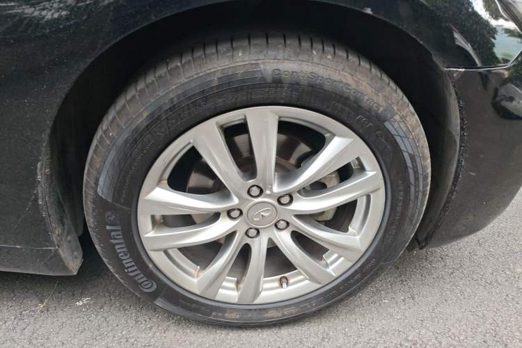 Used Infiniti Q70 2017 Q70L 2.5L Elite Edition Right Front Wheel Hub