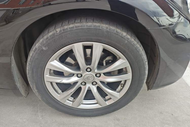 Used Infiniti Q70 2017 Q70L 2.5L Elite Edition Right Front Wheel Hub