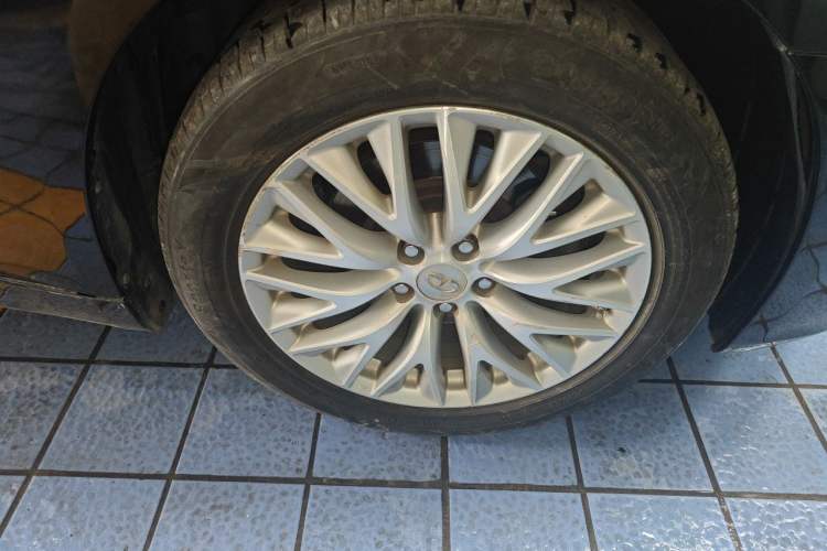 Used Infiniti Q70 2017 Q70L 2.5L Enjoyment Edition Right Front Wheel Hub