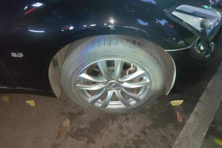 Used Infiniti Q70 2017 Q70L 2.5L Elite Edition Right Front Wheel Hub