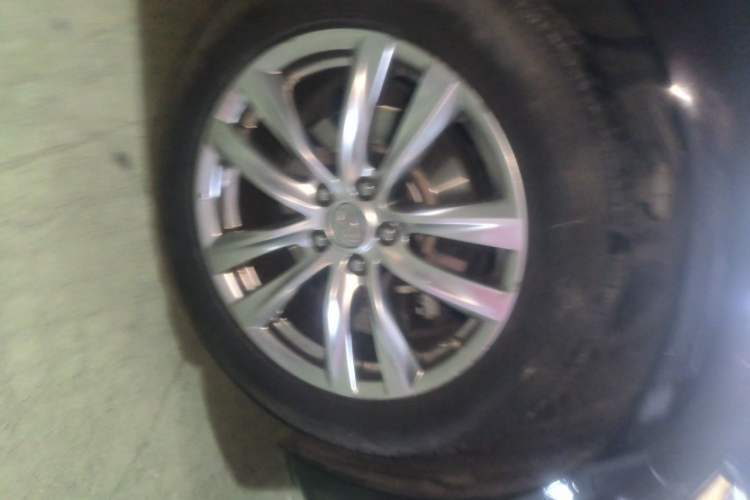 Used Infiniti Q70 2017 Q70L 2.5L Elite Edition Right Front Wheel Hub