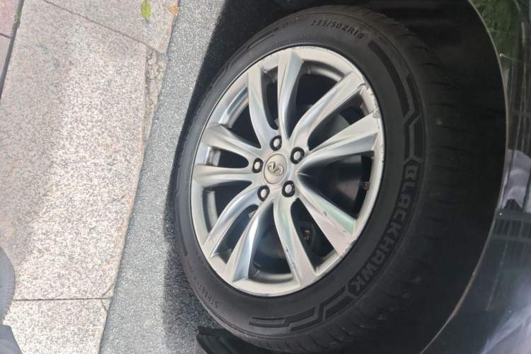 Used Infiniti Q70 2017 Q70L 2.5L Elite Edition Right Front Wheel Hub