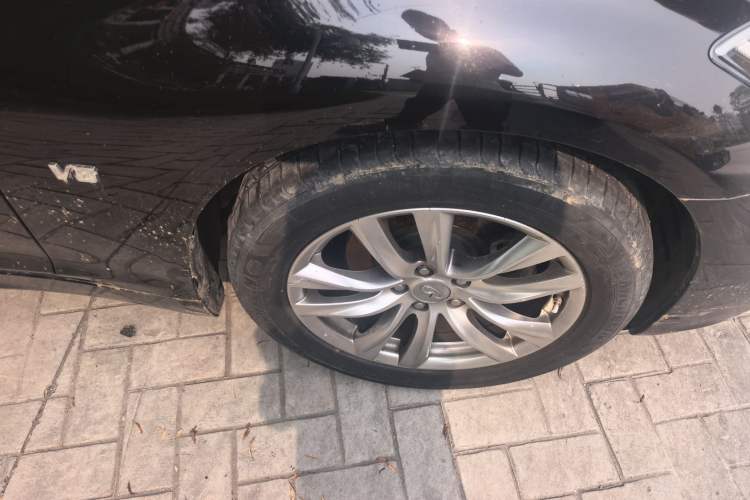 Used Infiniti Q70 2017 Q70L 2.5L Elite Edition Right Front Wheel Hub