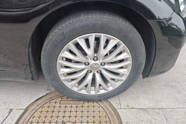 Used Infiniti Q70 2017 Q70L 2.5L Enjoyment Edition Right Front Wheel Hub