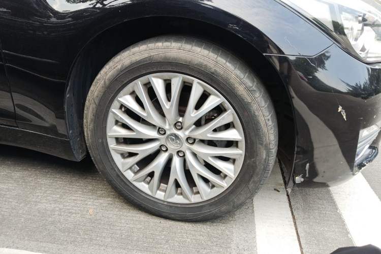 Used Infiniti Q70 2017 Q70L 2.5L Elite Edition Right Front Wheel Hub