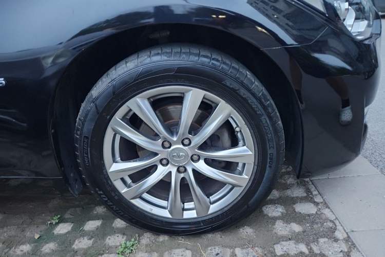 Used Infiniti Q70 2017 Q70L 2.5L Elite Edition Right Front Wheel Hub