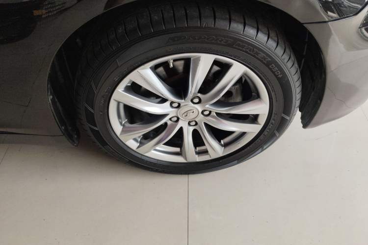 Used Infiniti Q70 2017 Q70L 2.5L Elite Edition Right Front Wheel Hub