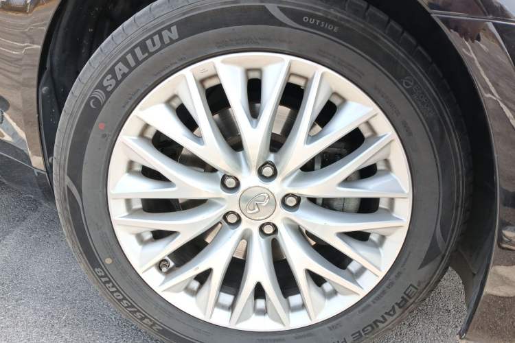 Used Infiniti Q70 2017 Q70L 2.5L Enjoyment Edition Right Front Wheel Hub