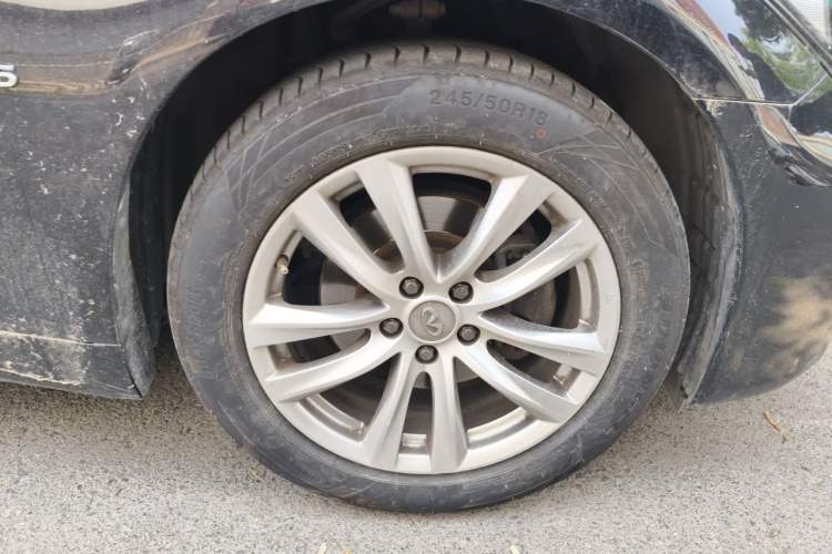 Used Infiniti Q70 2017 Q70L 2.5L Elite Edition Right Front Wheel Hub